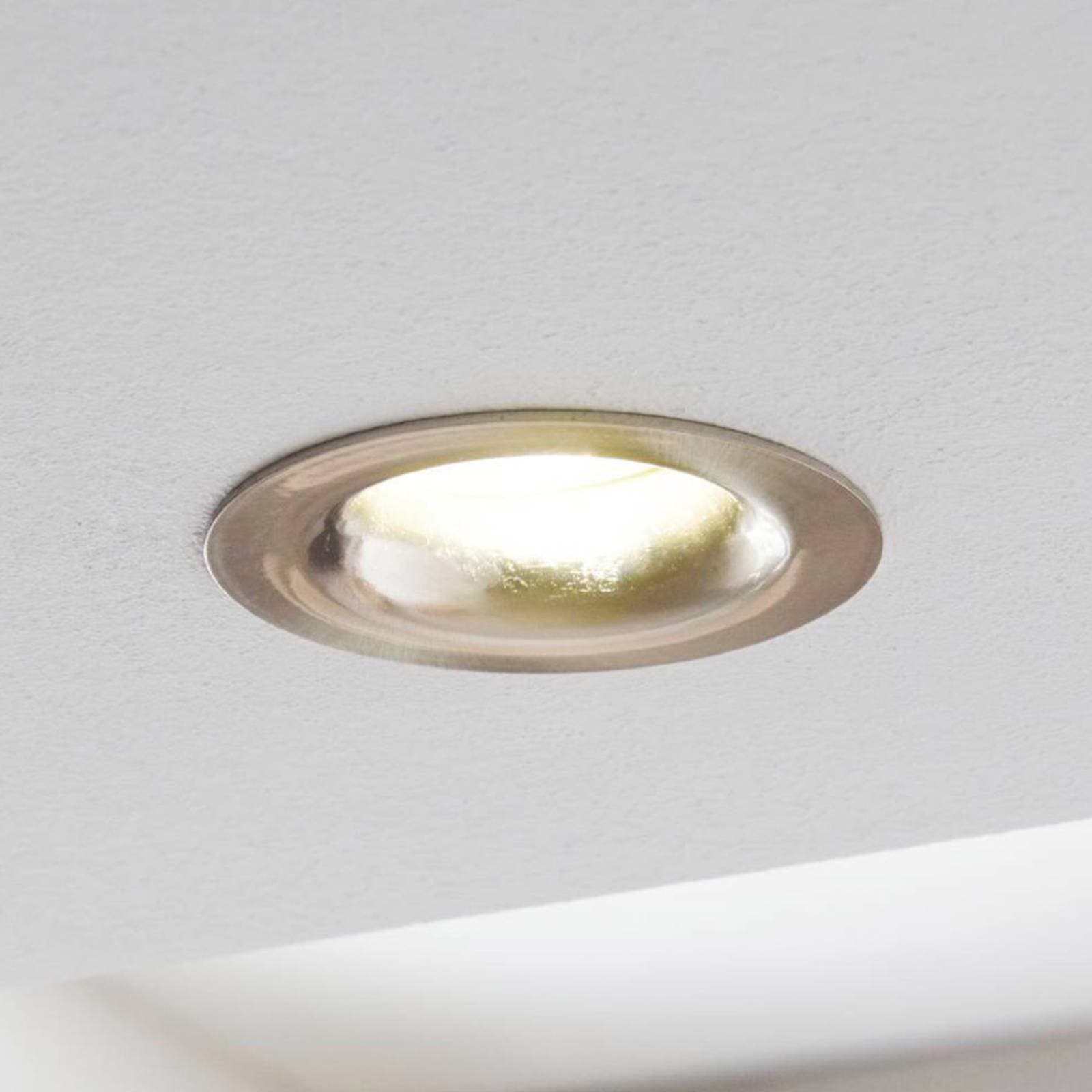 Zapustené LED Saliceto okrúhle, pevné 2 700K nikel