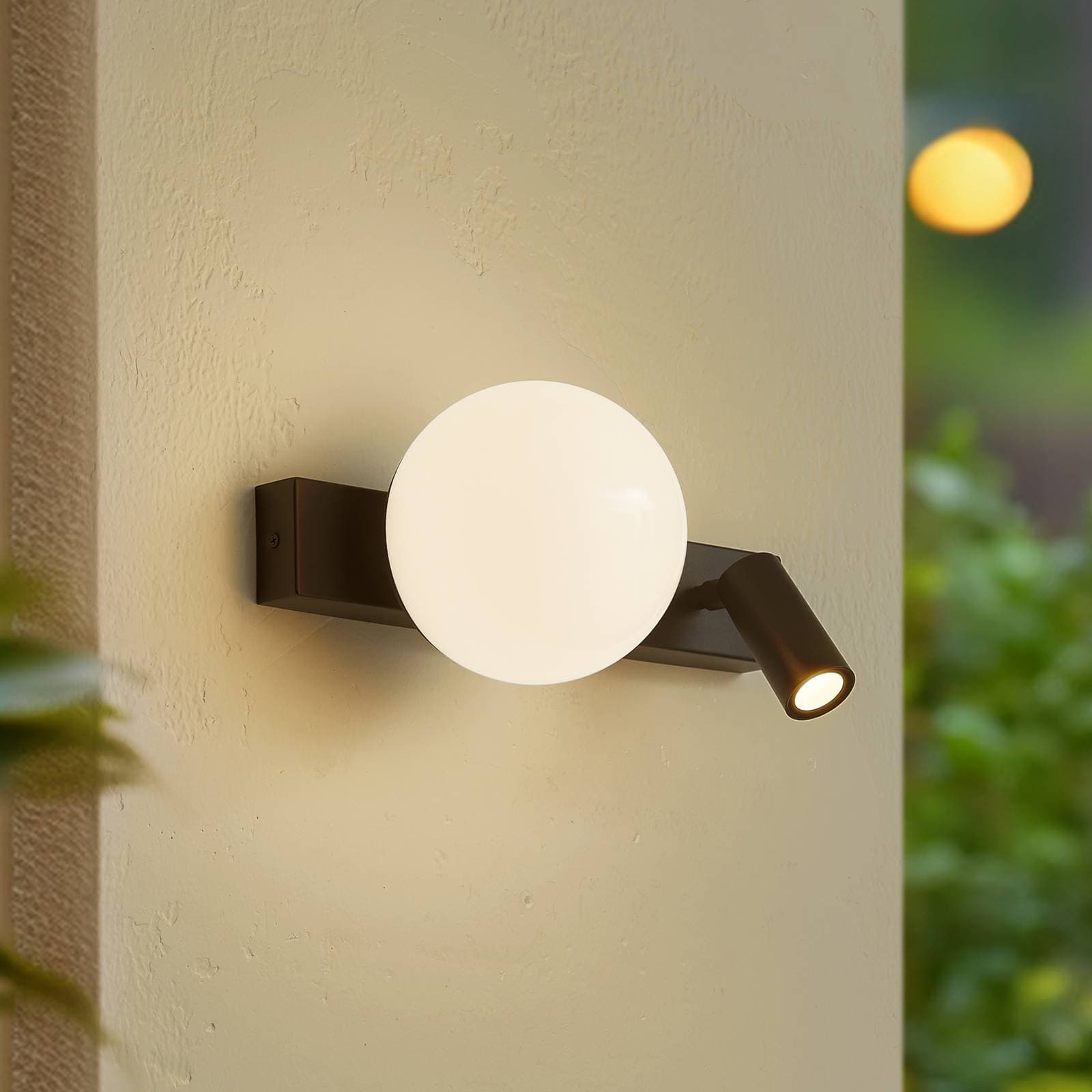 Lindby LED vonkajšie nástenné svietidlo Larcie, 35 cm, 2-pl., hliník, senzor