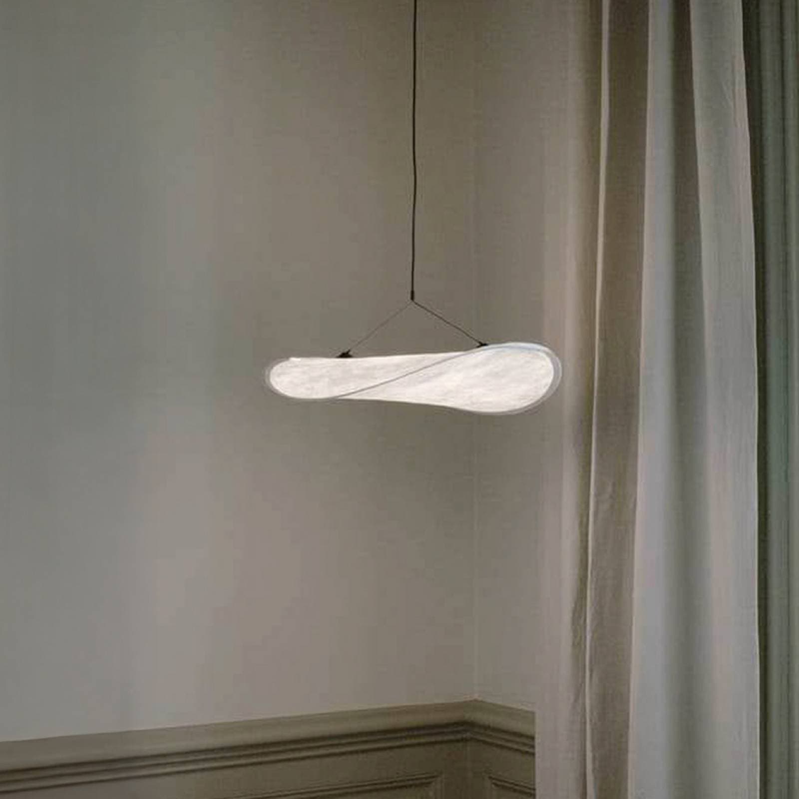 LED závesné svietidlo New Works Tense, Ø 55 cm, biele, stmievateľné
