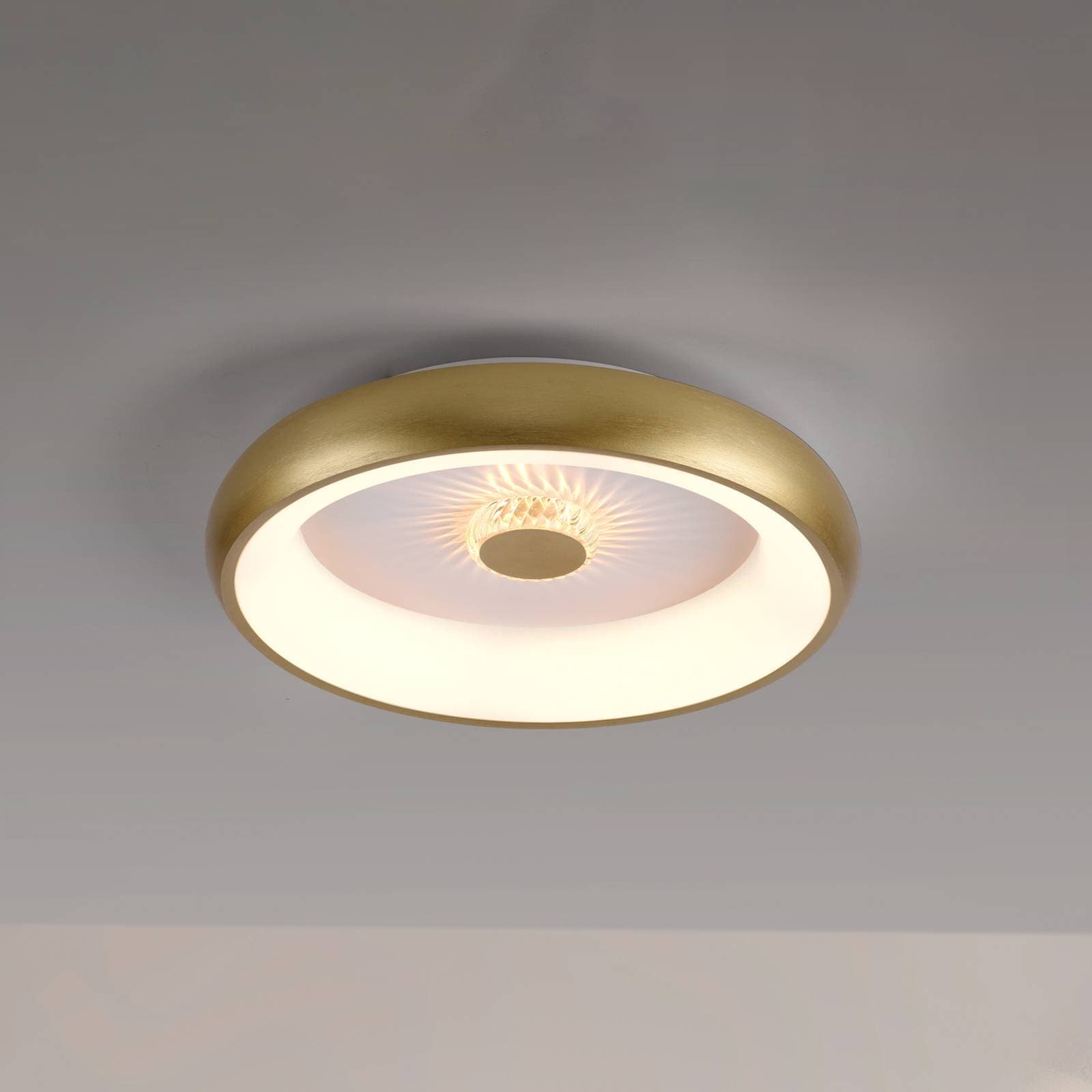 Vertigo LED stropné svietidlo, CCT, Ø 46,5 cm, mosadz