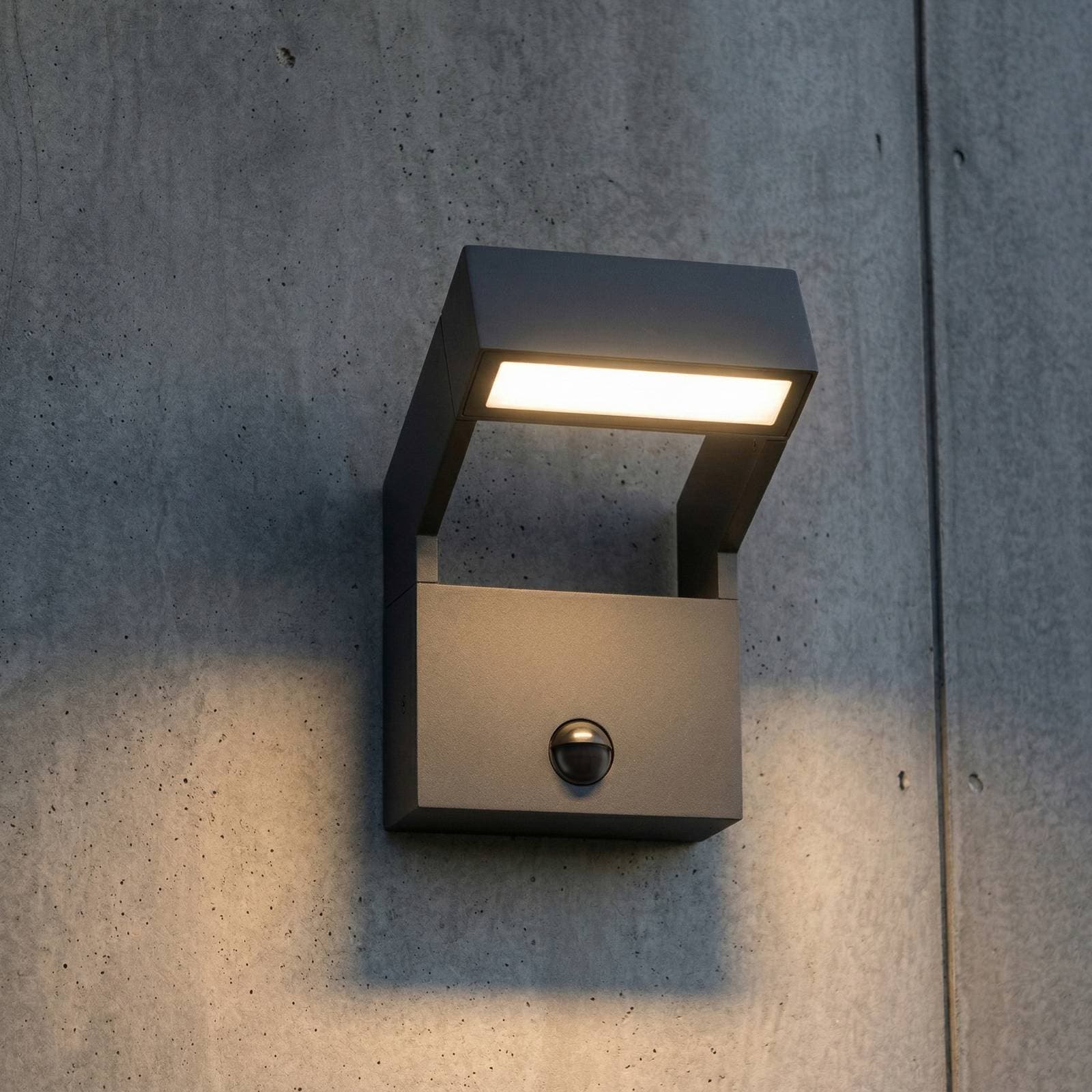 Arcchio LED vonkajšie nástenné svietidlo Kovato, senzor, tmavošedá, IP65