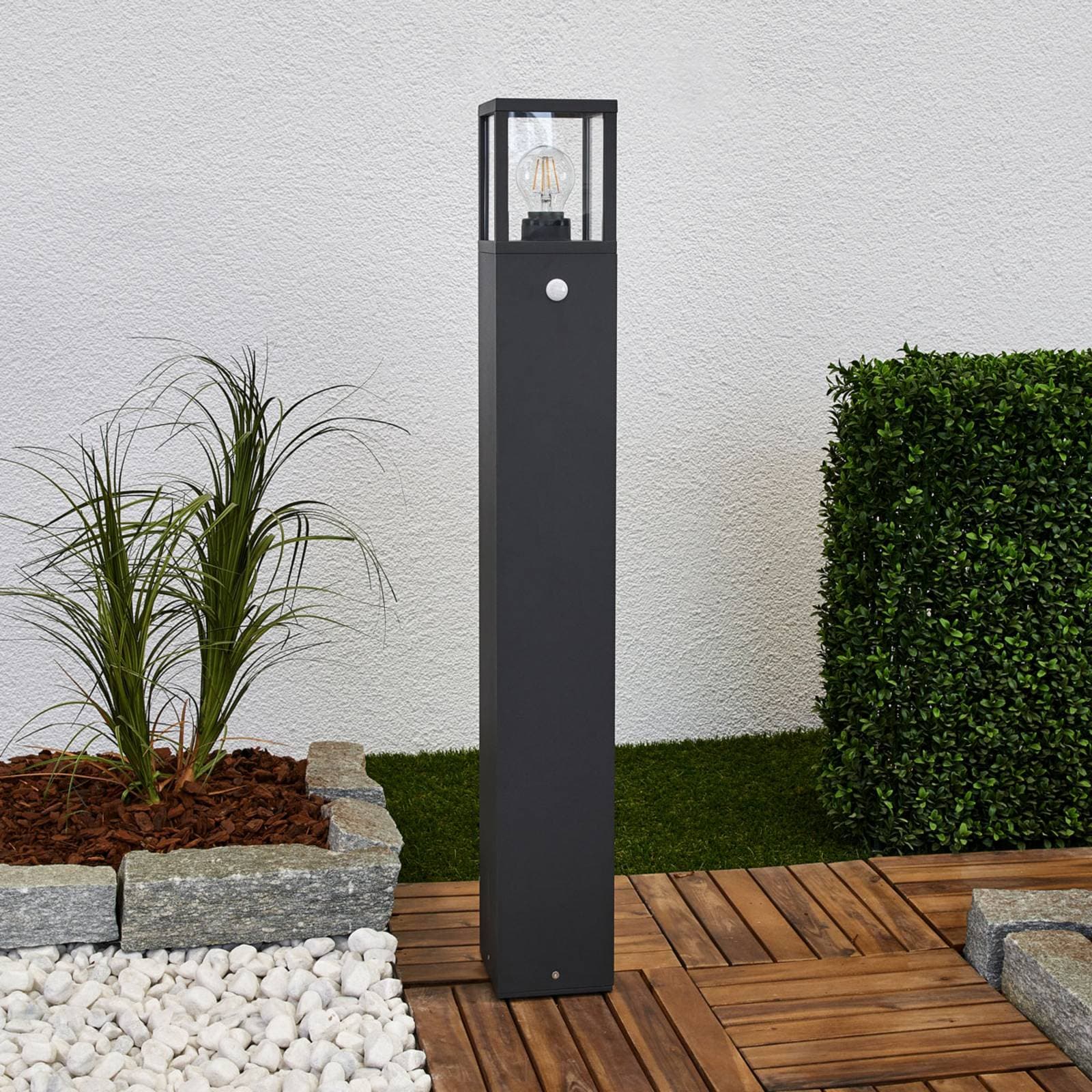 Chodníkové svetlo Lucande Klemens, 90 cm, senzor, antracit, E27