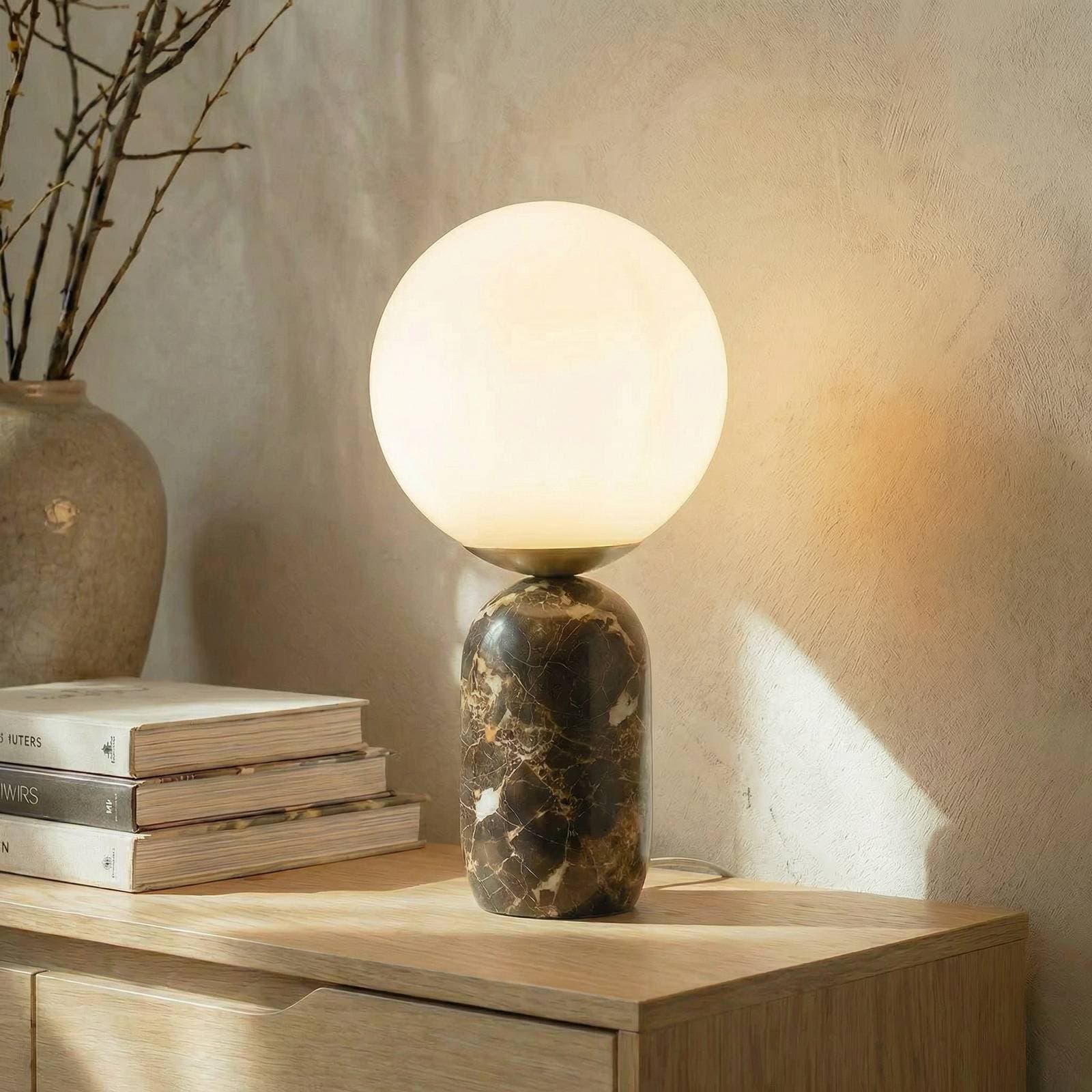 Stolová lampa Lindby Lennes x Eva Söllner, hnedá, mramor, Ø20cm