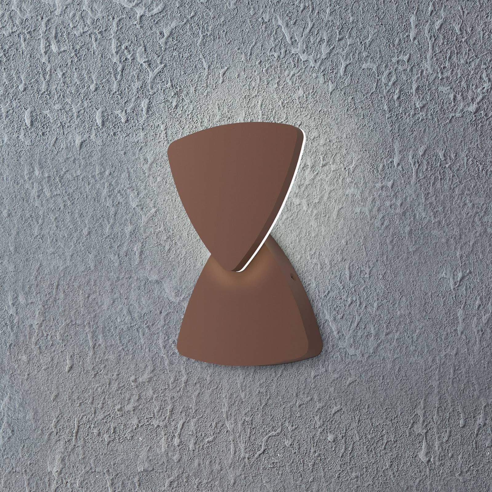 Vonkajšie nástenné svietidlo Pedersano v farbe hrdze, šírka 14 cm,