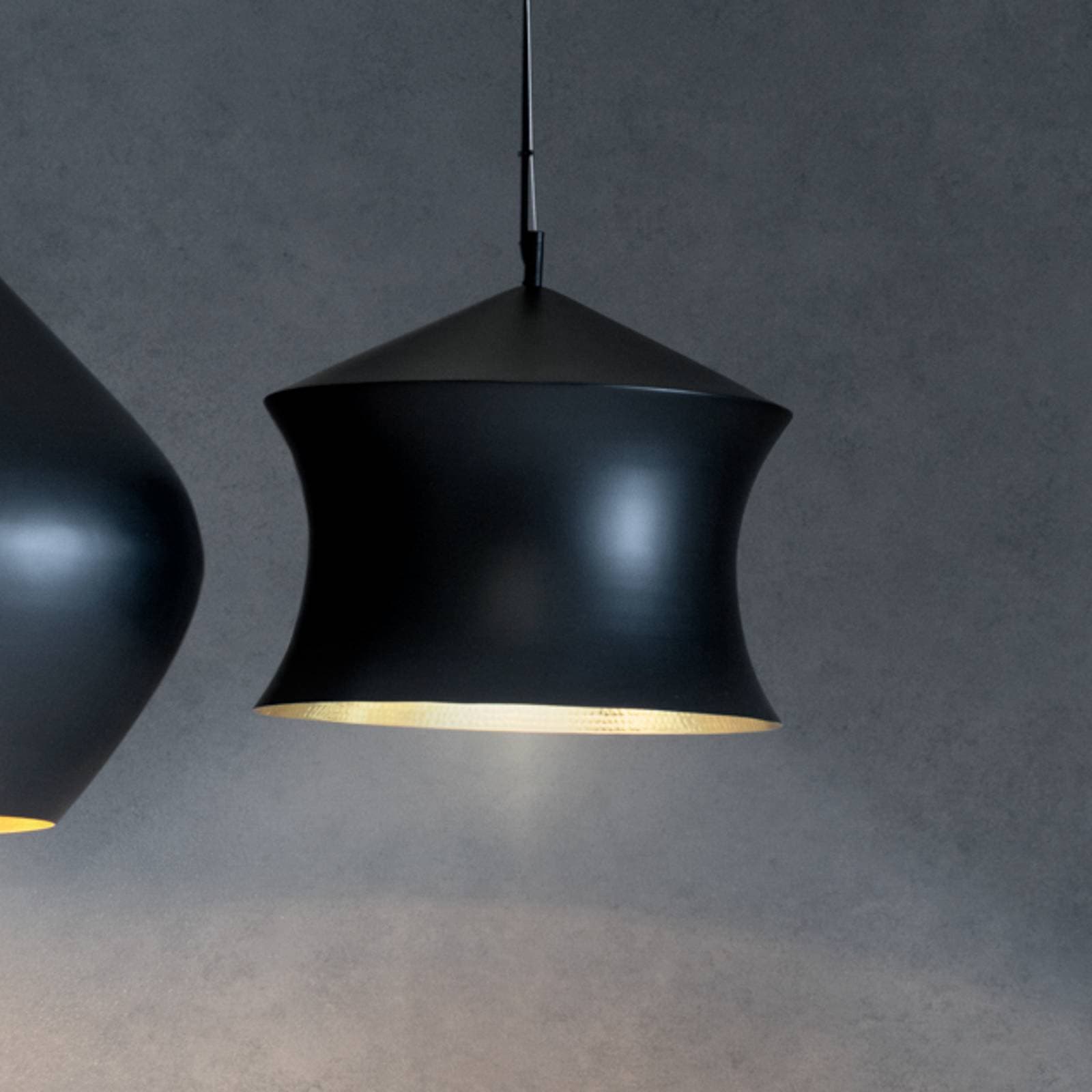 Tom Dixon LED závesné svietidlo Beat Waist, čierna, Ø 41 cm
