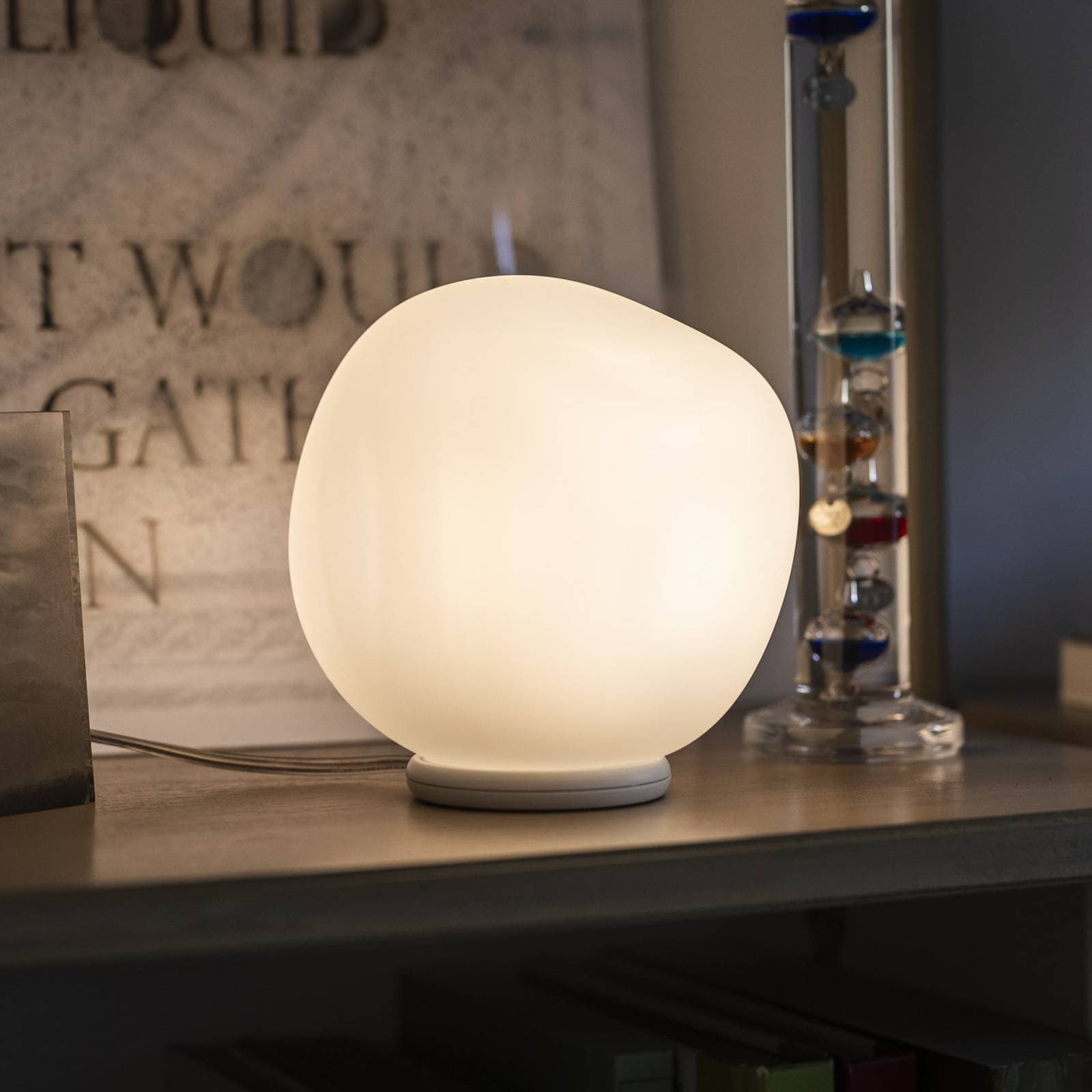 Stolová lampa Foscarini Hoba Piccola, Ø 13 cm, zapnutie/vypnutie, sklo