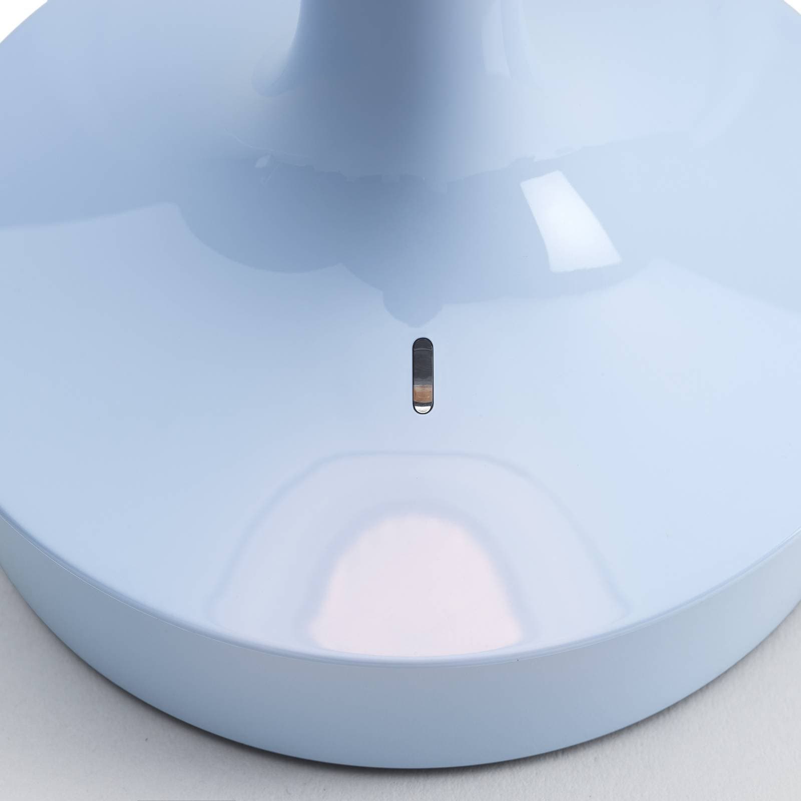 Stolová LED lampa FLOS Bon jour unplugged, svetlo modrá