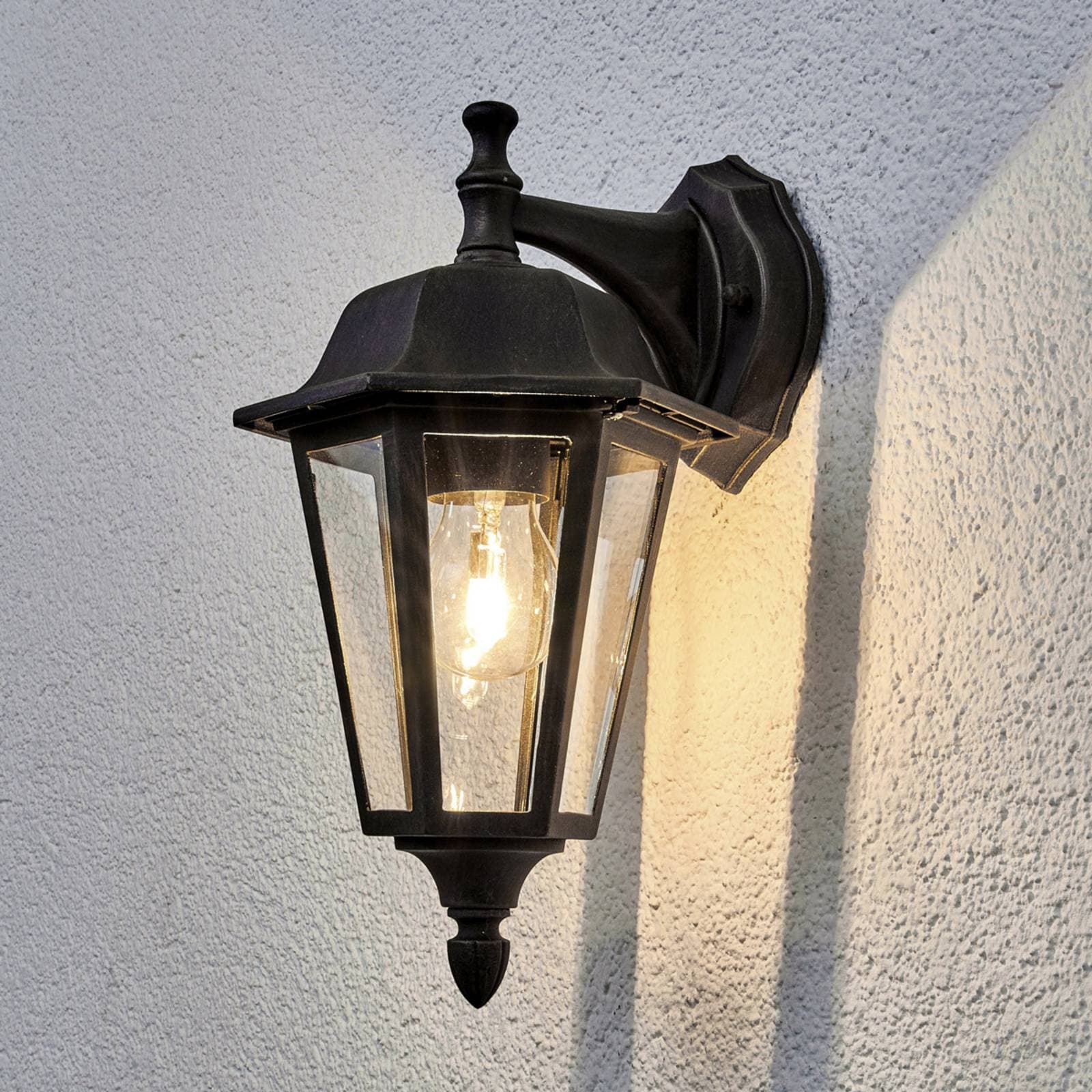 Lindby Vonkajšie nástenné svietidlo Lamina, pätica dole, lucerna, E27