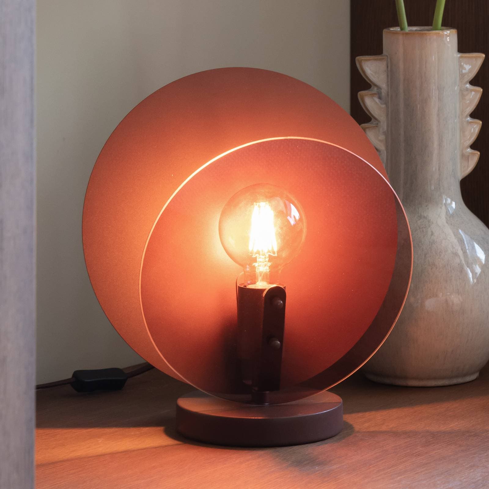 It's about RoMi Stolová lampa Toledo, hnedá, výška 33 cm
