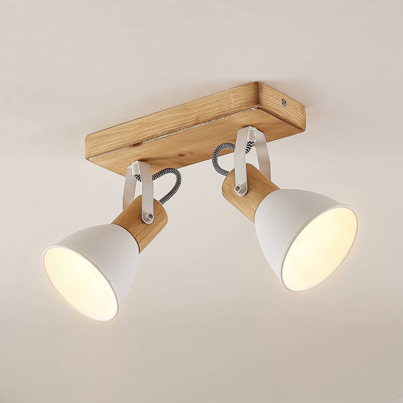Stropný bod Lindby Merela, biely, 28 cm, 2 svetlá, drevo, E14