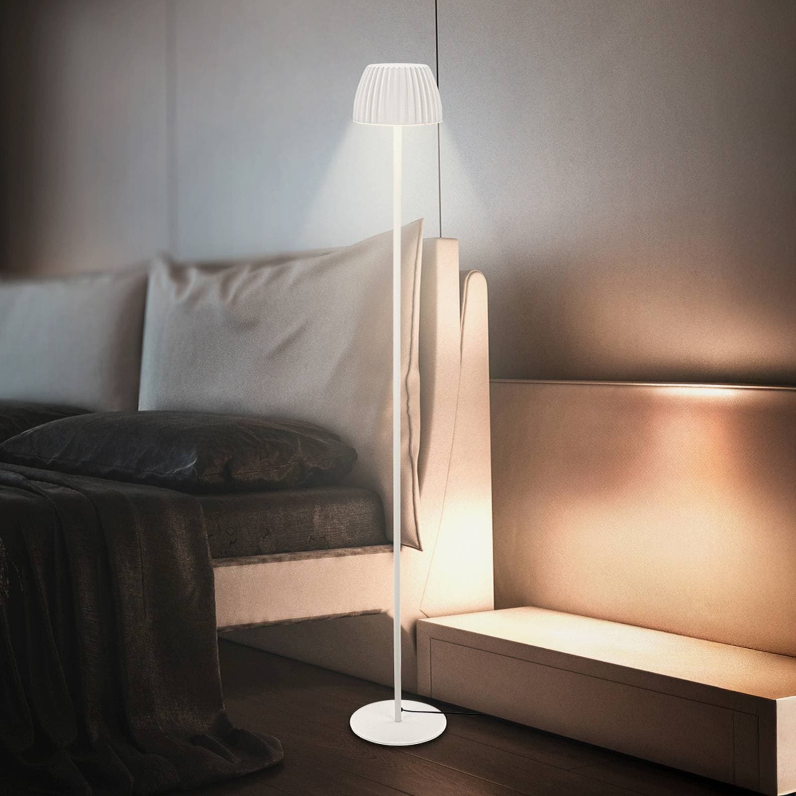 LED stojaca lampa Loca, starobiela, výška 123 cm, plast/kov