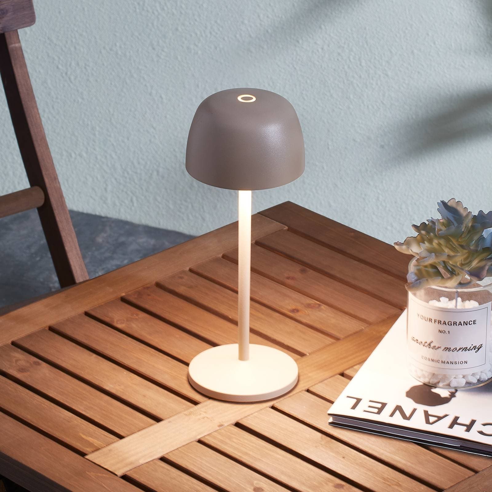 Lindby Stolová LED lampa Arietty, béžová, stmievateľná, IP65