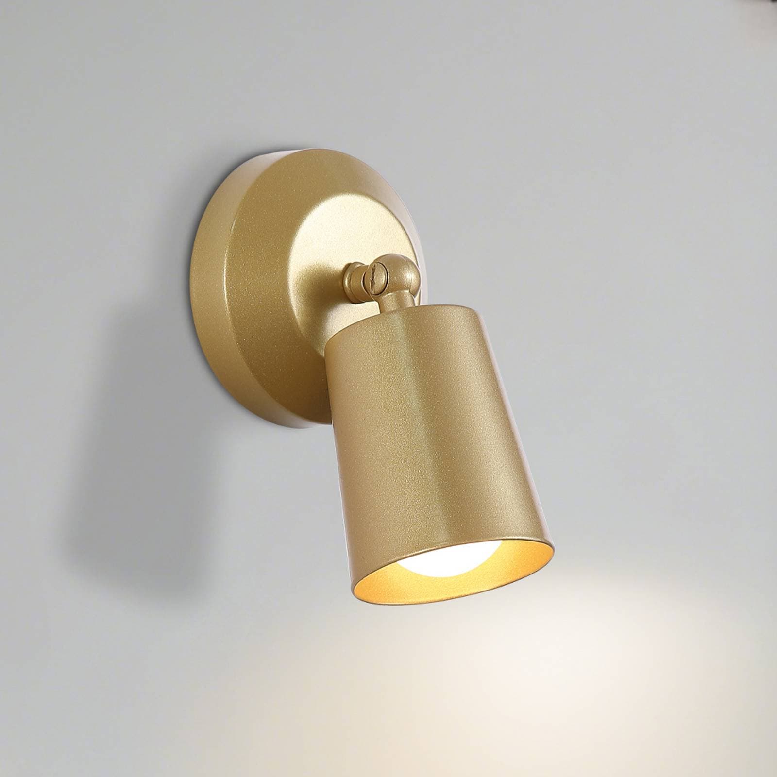 LED akumulátorové nástenné svetlo CONE, zlatá farba, šírka 10 cm, kov