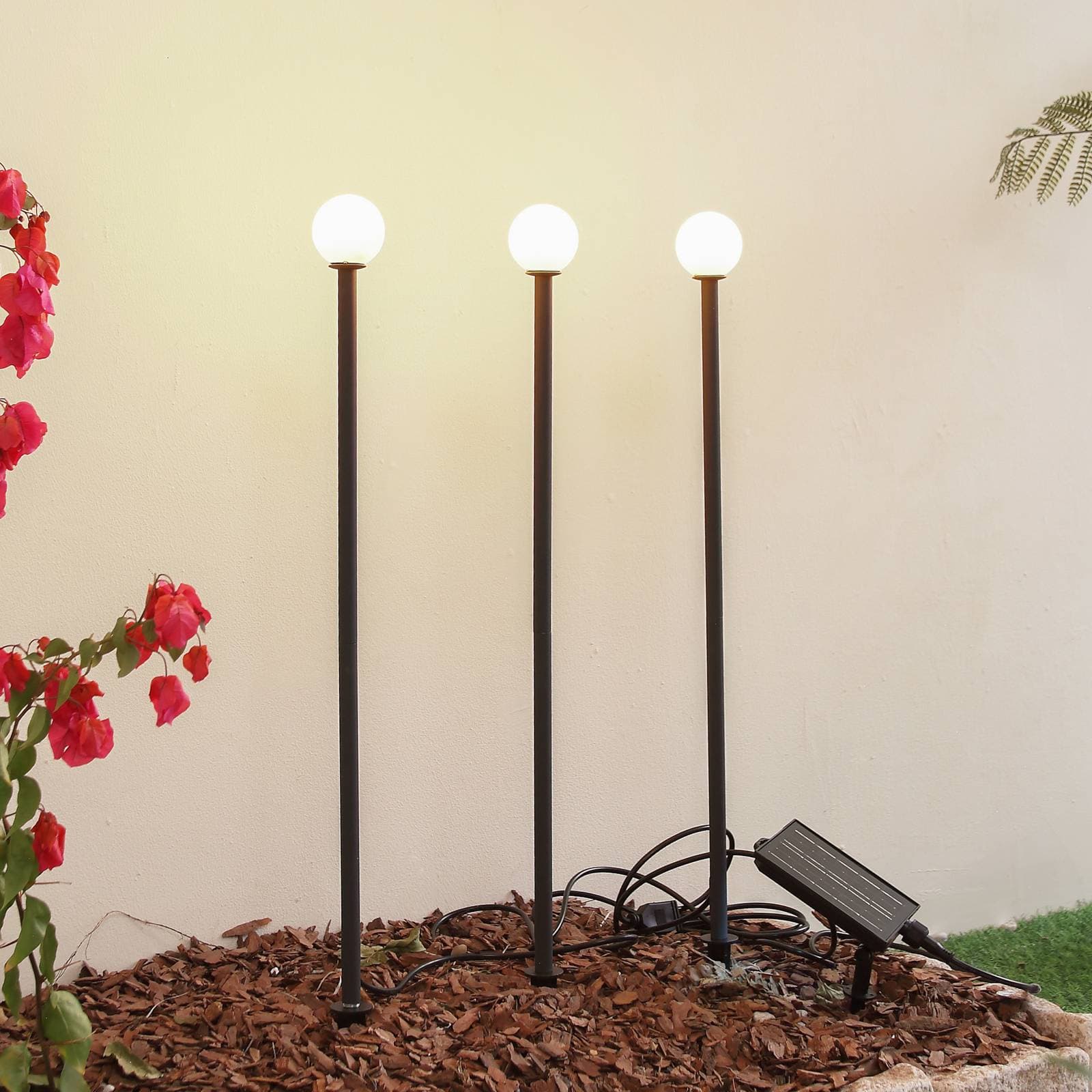 Lindby LED solarna lampa Freydis, sada 3 ks, čierne, 2 000 K