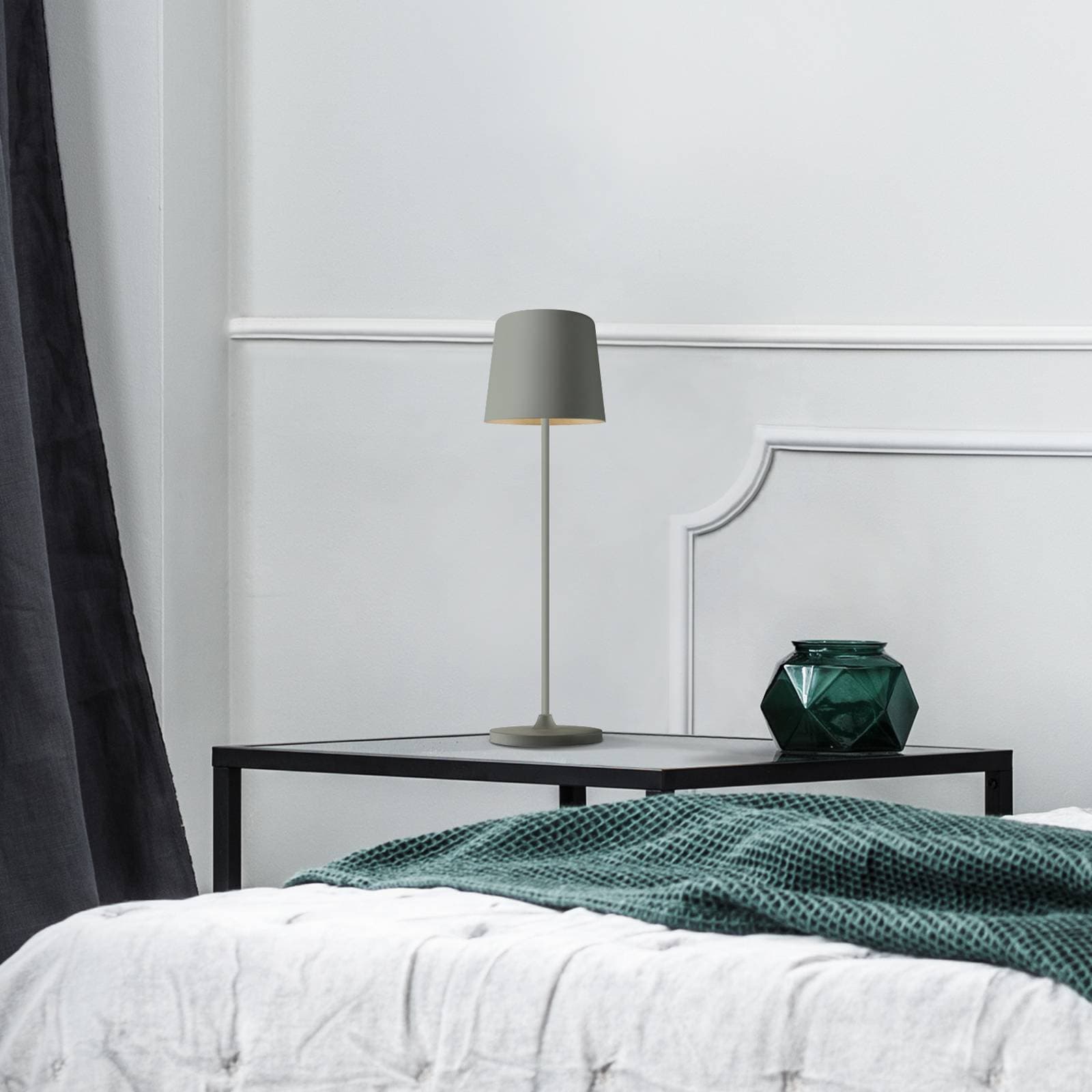 Dobíjacia stolová lampa Kaami LED, stmievateľná, sivá matná