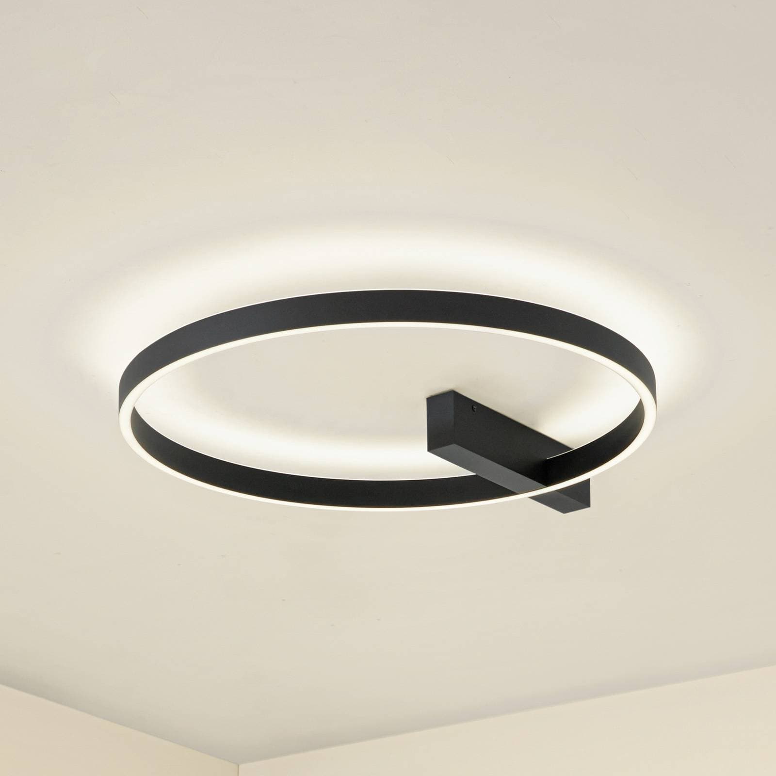 Lucande stropné LED svetlo Isalin, 60 cm, čierne, CCT, stmievateľné