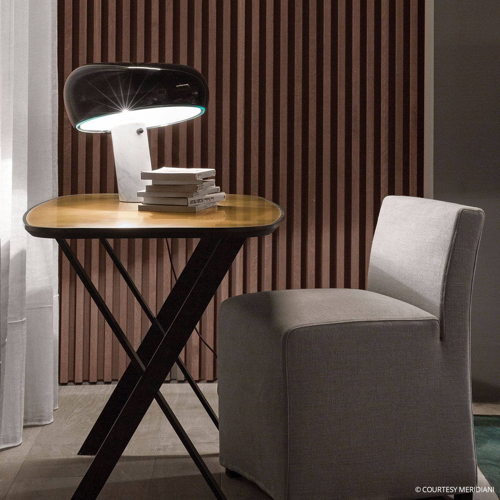 Stolná lampa FLOS Snoopy so stmievačom, čierna