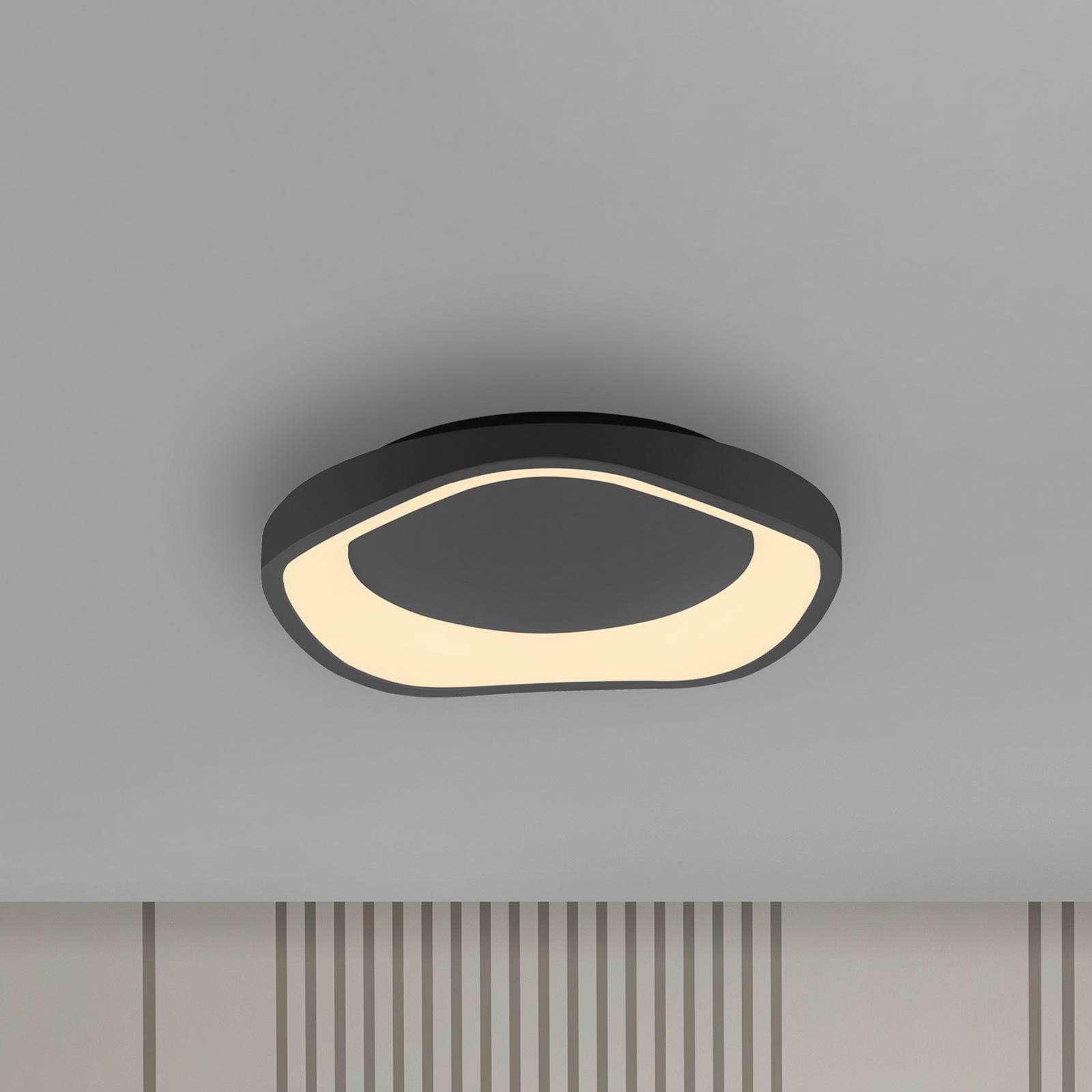 Stropné LED svetlo MONTA, čierne, Ø 40 cm, kov, Switchdim