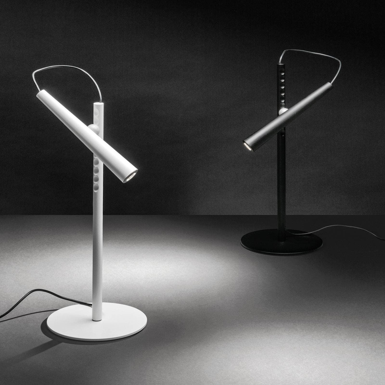 Foscarini Magneto stolová LED lampa, biela