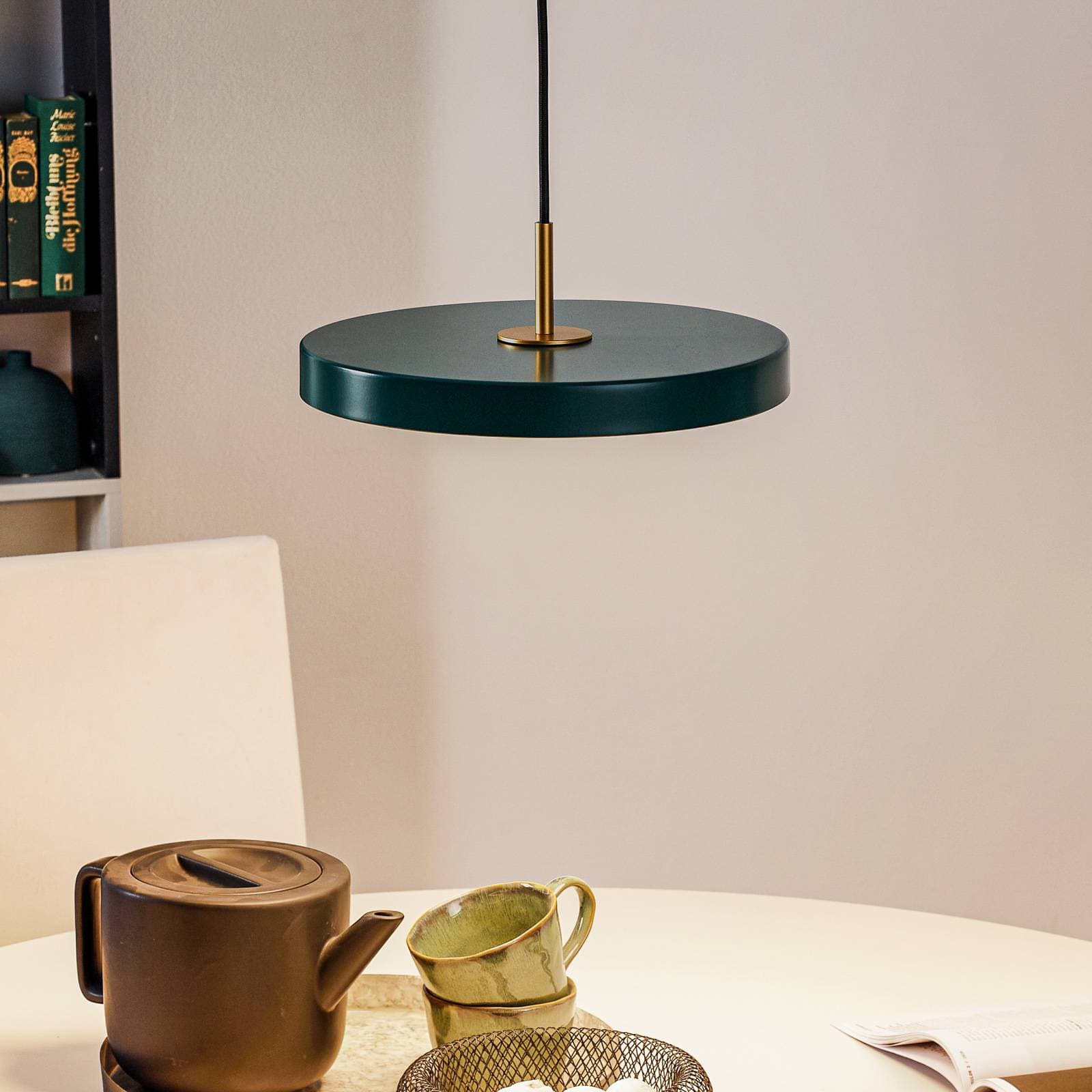 LED závesné svietidlo UMAGE Asteria Mini tmavozelená/mosadz Ø 31 cm