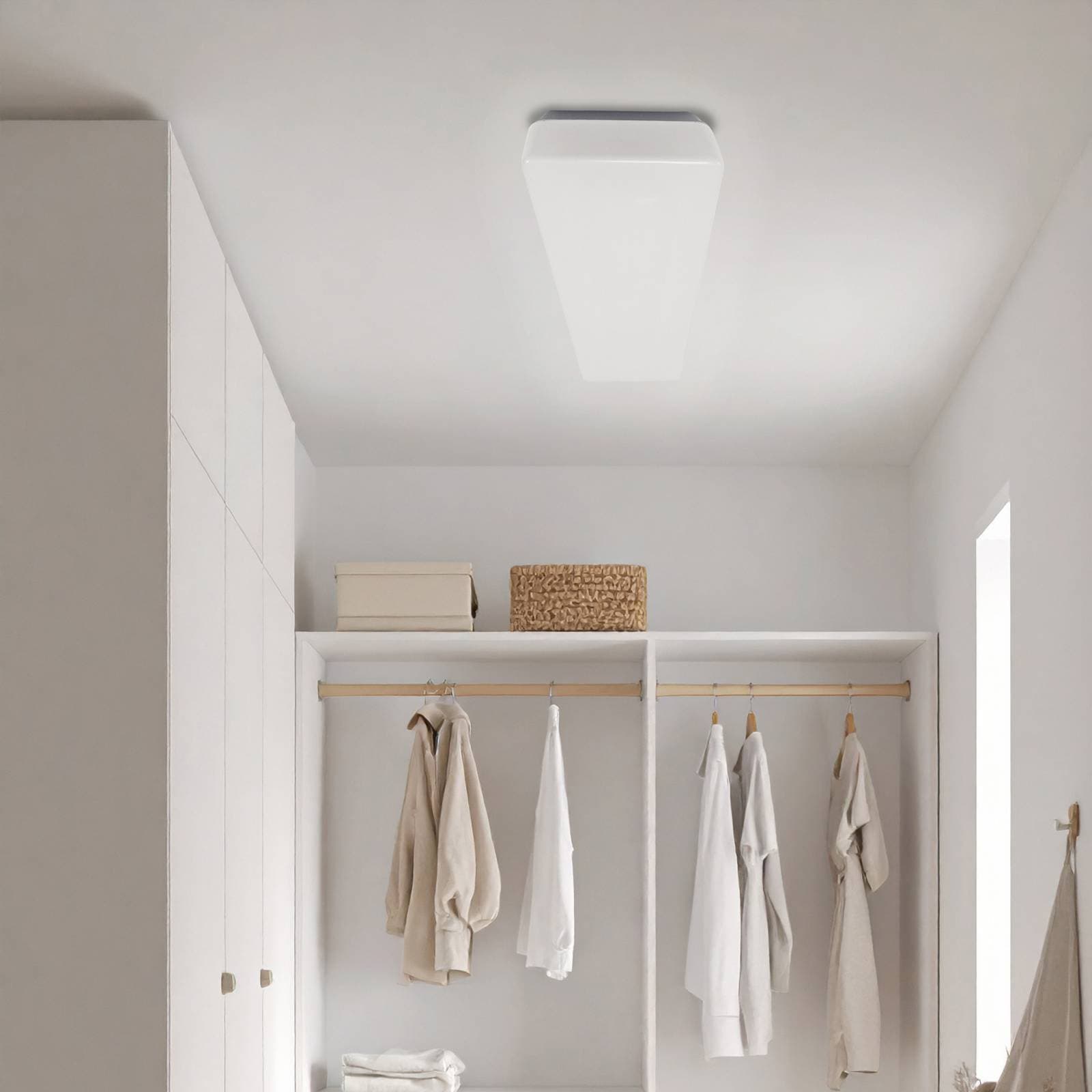 Stropné LED svetlo MEGAMAN Bruno, 117 cm, 56 W, IP44, biele