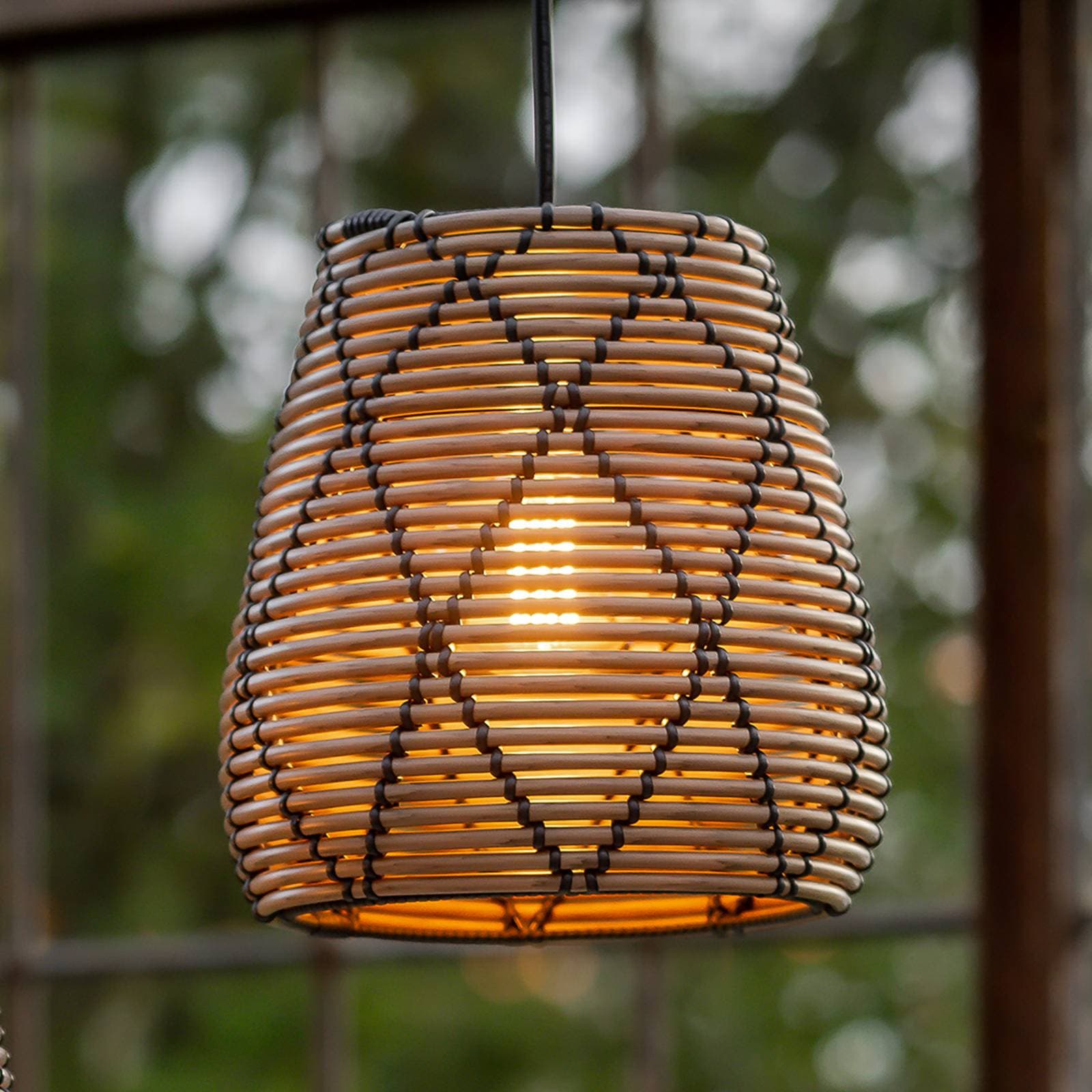 PR Home Lollo vonkajšie závesné svetlo, prírodný ratanový vzhľad, Ø 28 cm