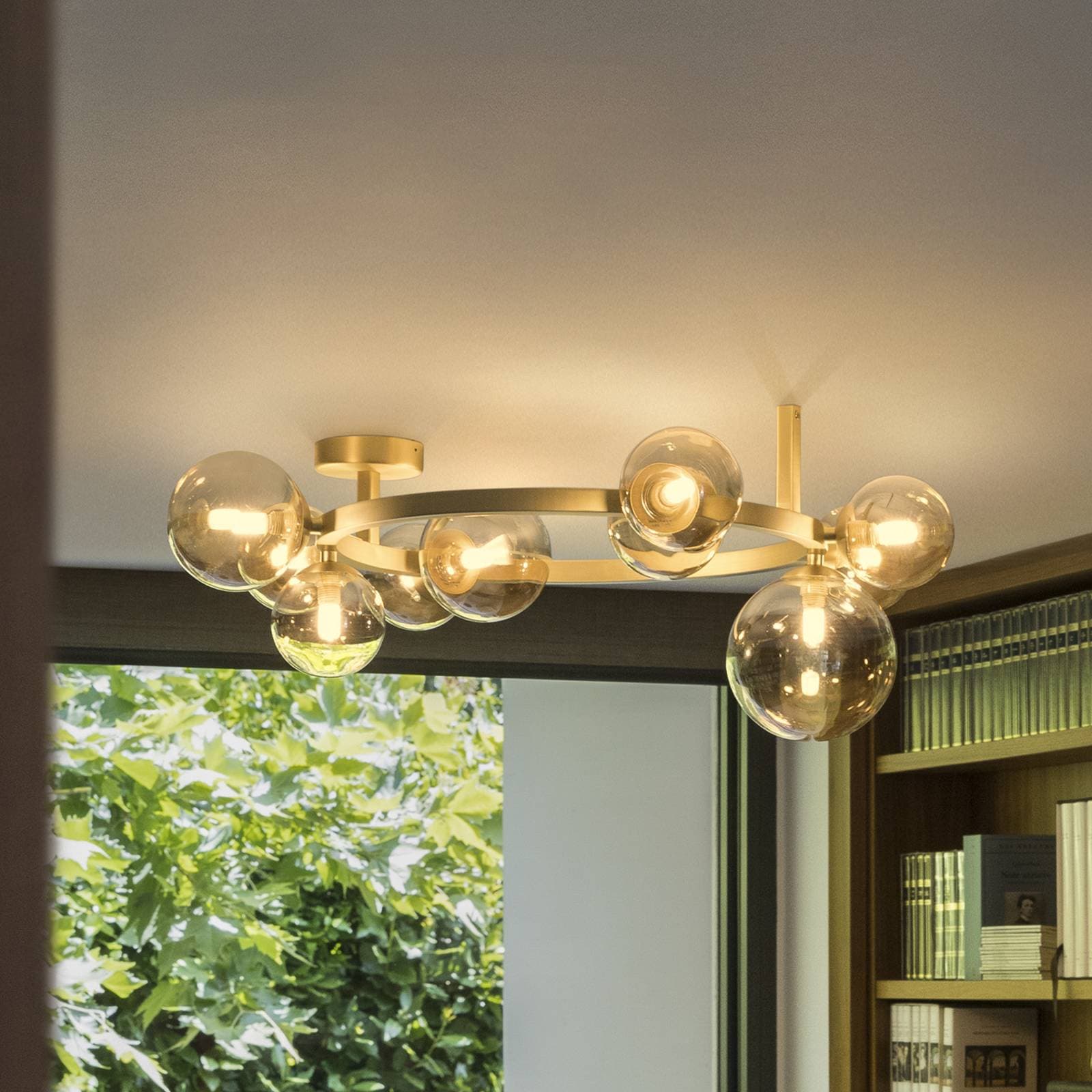 Stropné svietidlo IDEAL LUX Perlage, mosadz/jantár, dĺžka 70 cm, 10-pl.