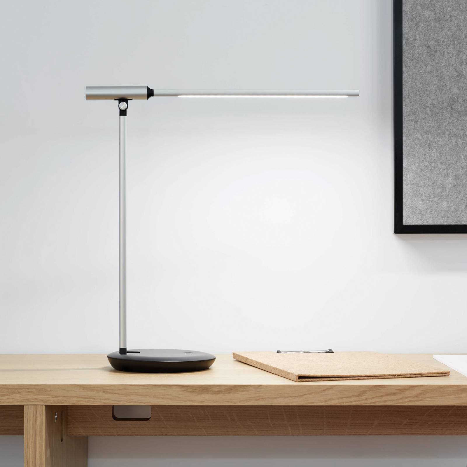 Stolová LED lampa MAULrubia, strieborná farba, stmievateľné, CCT