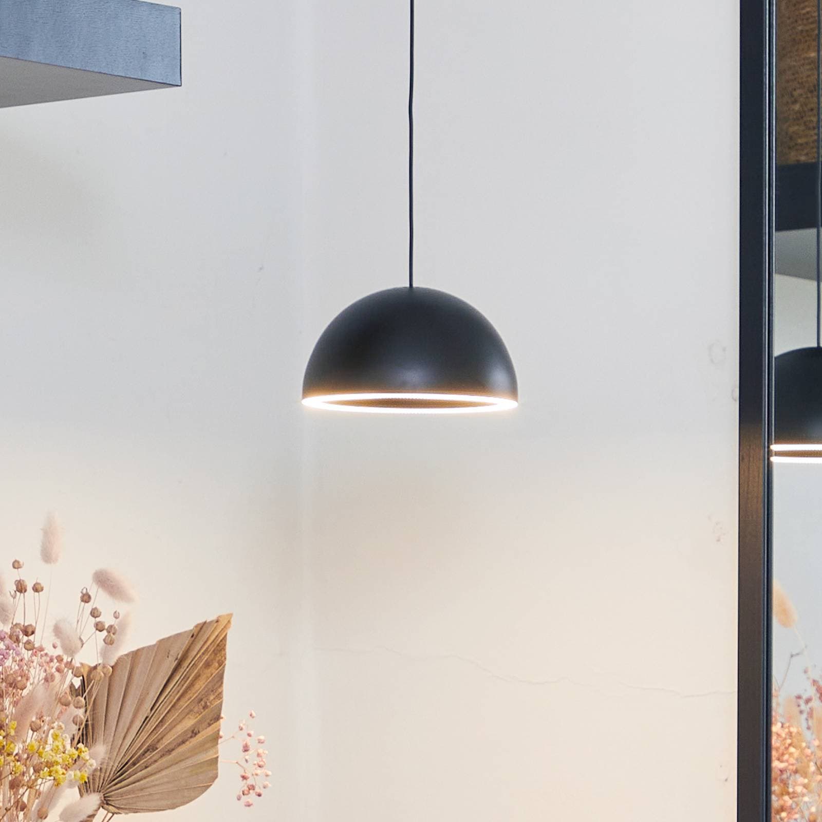 LOOM DESIGN LED závesné svietidlo Curve čierne hliníkové Ø 14 cm