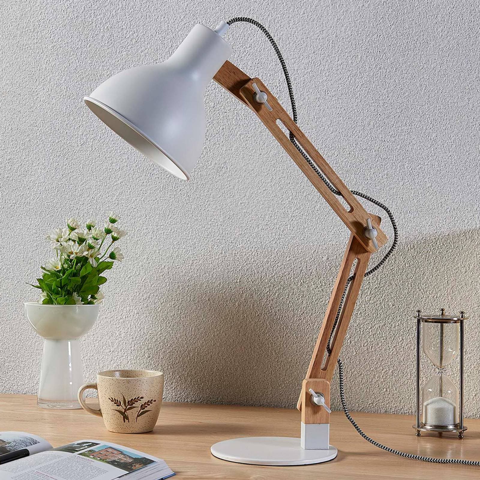 Drevená lampa na písací stôl Shivanja biele