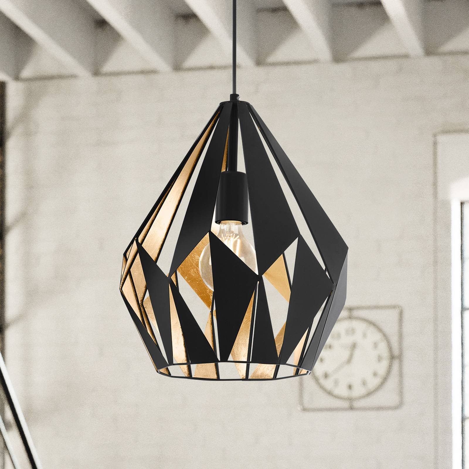 Závesná lampa Carlton v čiernej Ø 31 cm