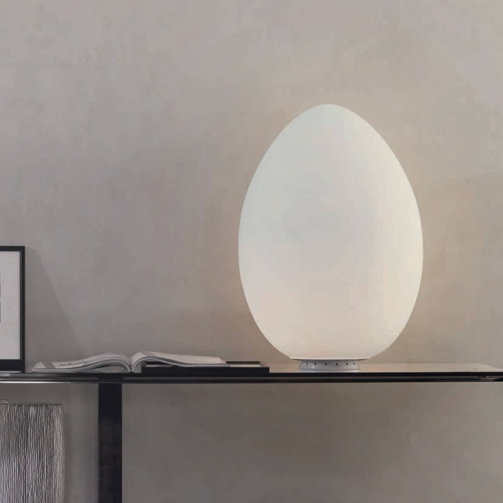 Fontana Arte Uovo stolná lampa 27 cm