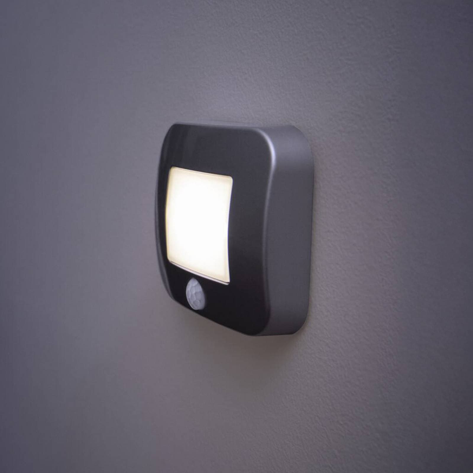 OSRAM nocne svetlo NIGHTLUX HALL, strieborný senzor, batéria IP54