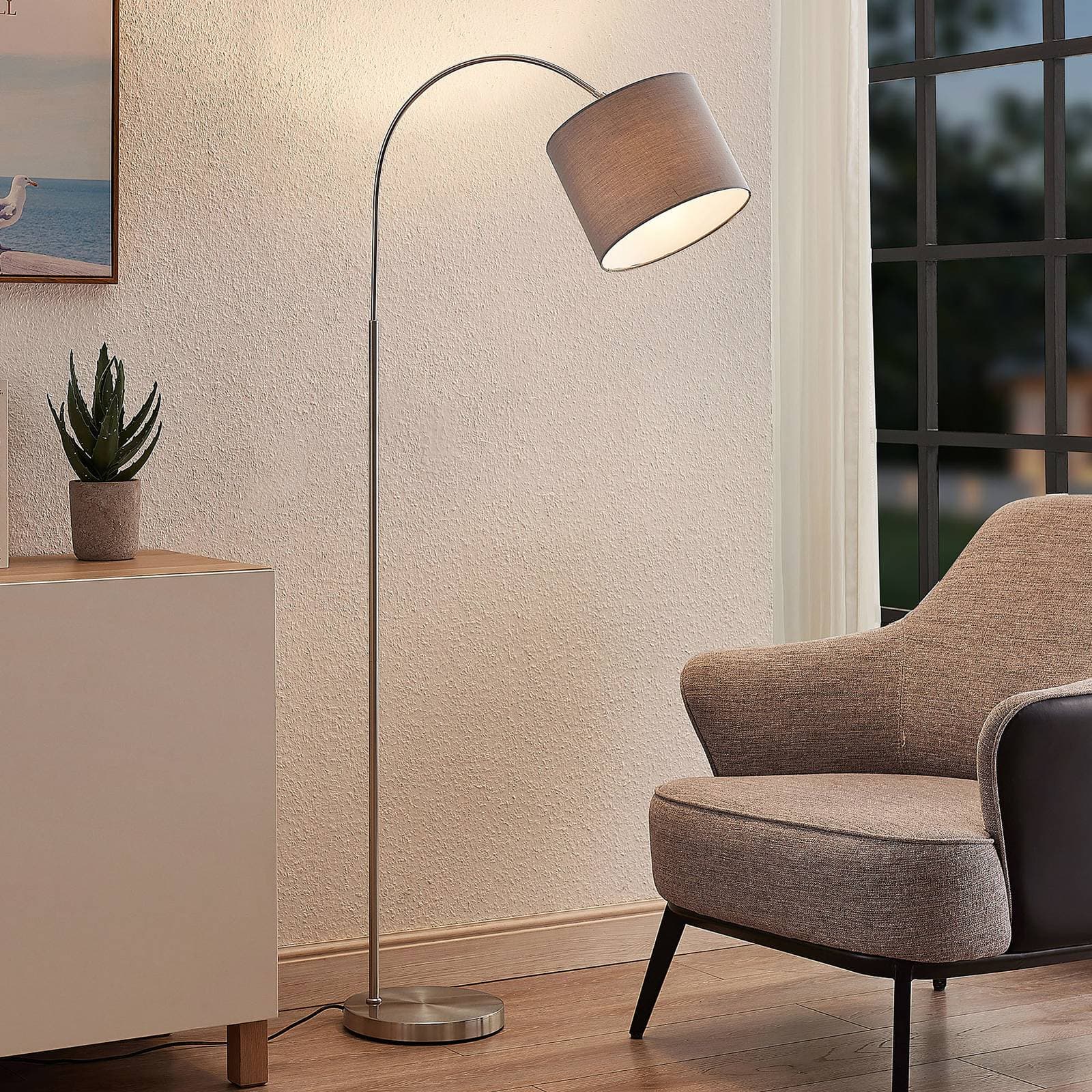 Stojacia lampa Lindby Keriba, niklová/sivá, látka, 150 cm, E27