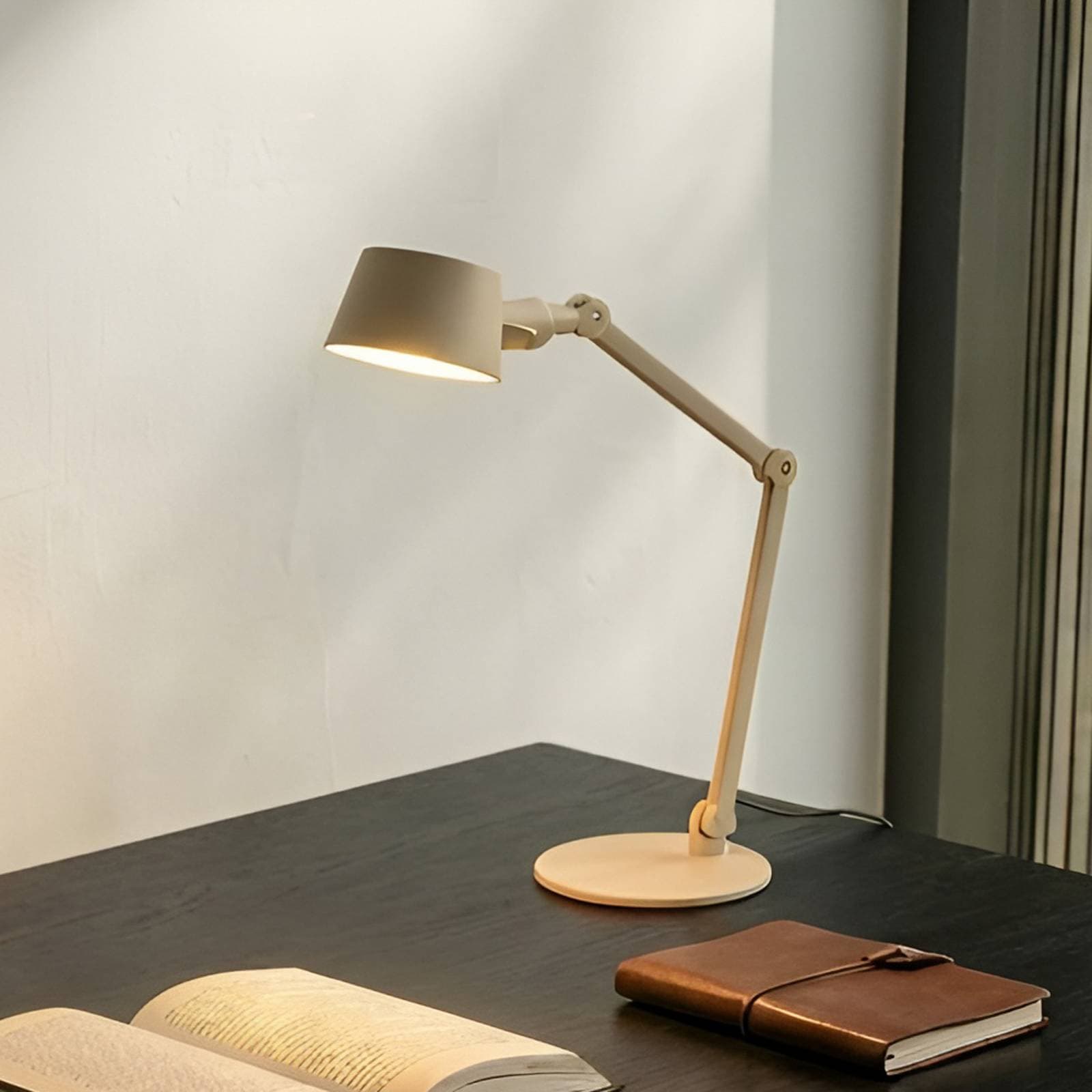 Stolová lampa Lucande Silka, 93 cm, béžová, nastaviteľná, E27