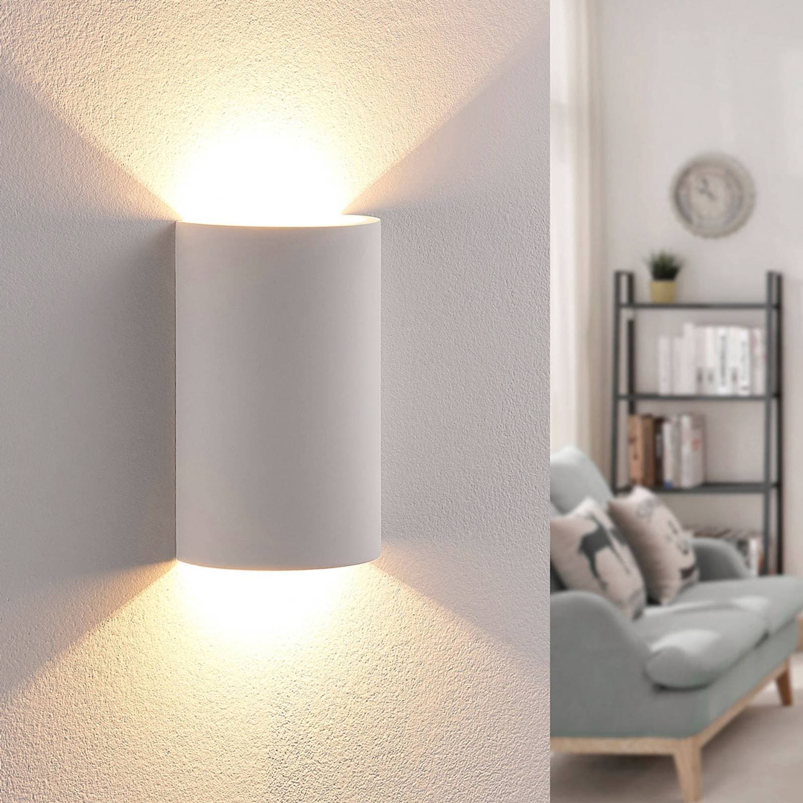 Nástenné LED svietidlo Lindby Jenke, výška 16 cm, biela farba, omietka