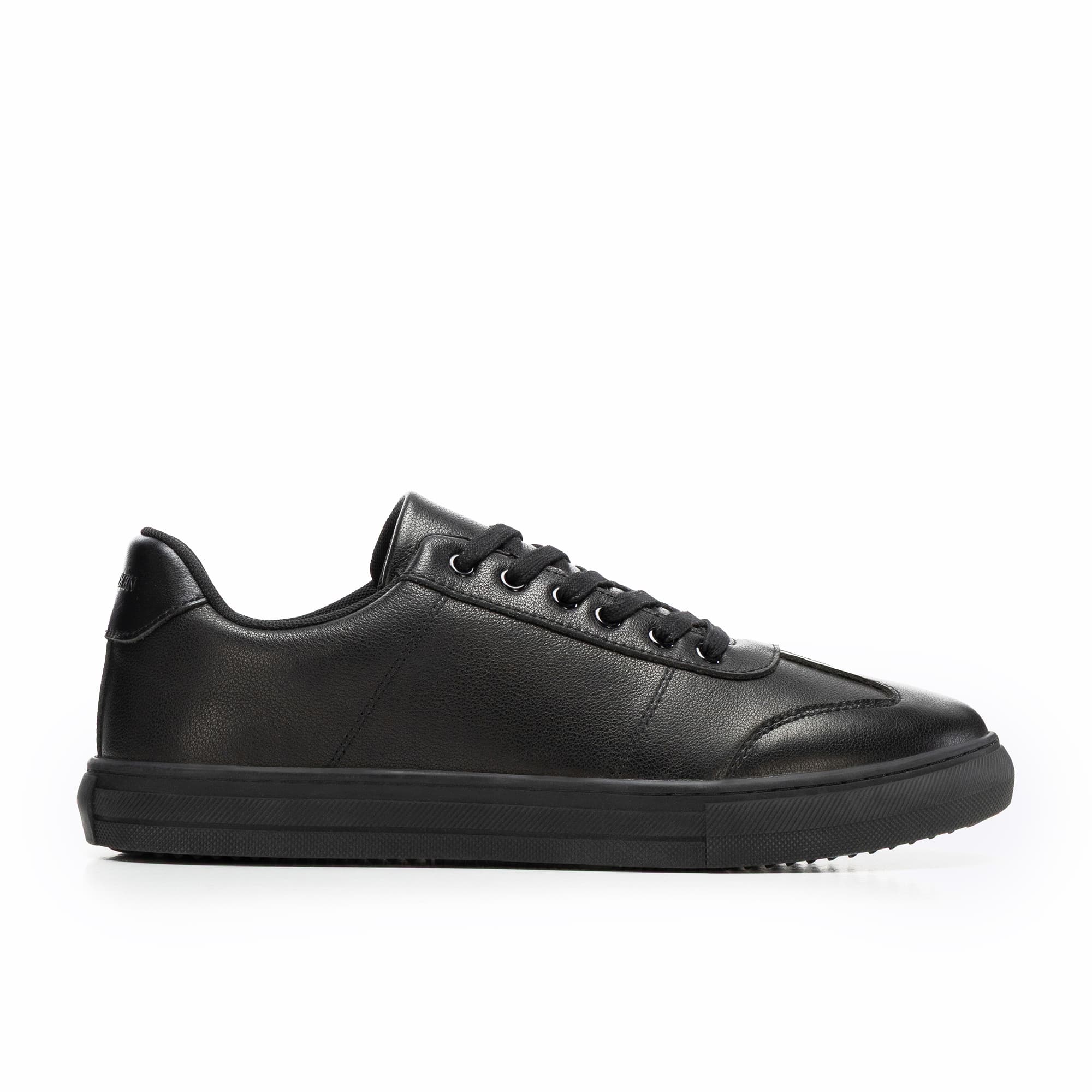 Dámske kožené sneakersy z hladkej kože čierne 101-M-513-1