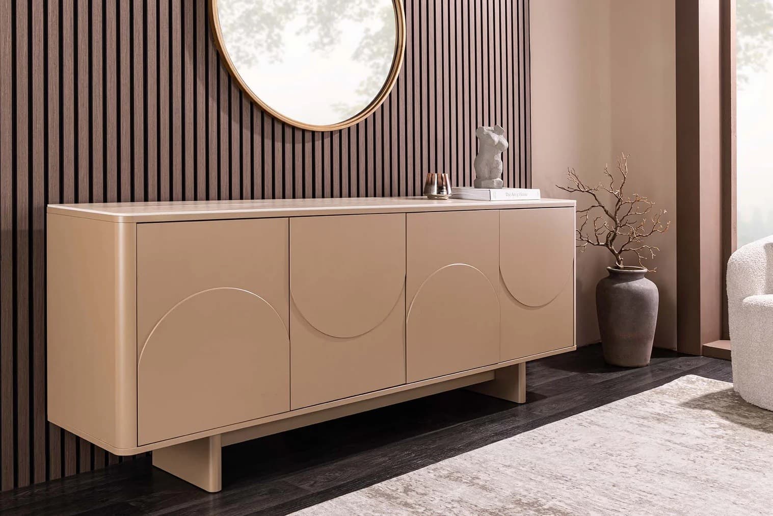 Estila Art deco obdĺžnikový štvordverový príborník Savonia s travertínovou doskou v hnedej farbe a 3D reliéfmi 180 cm