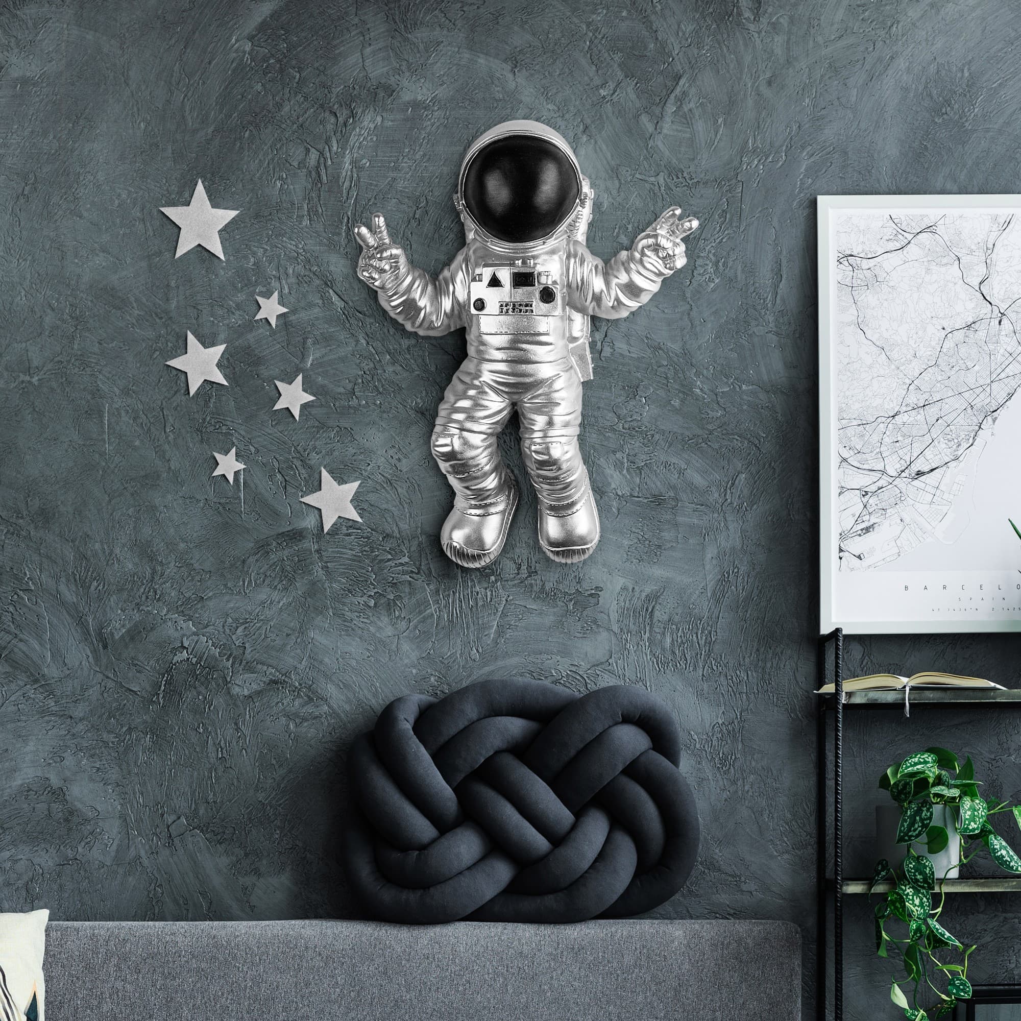 Nástenná dekorácia Astronaut strieborná/čierna
