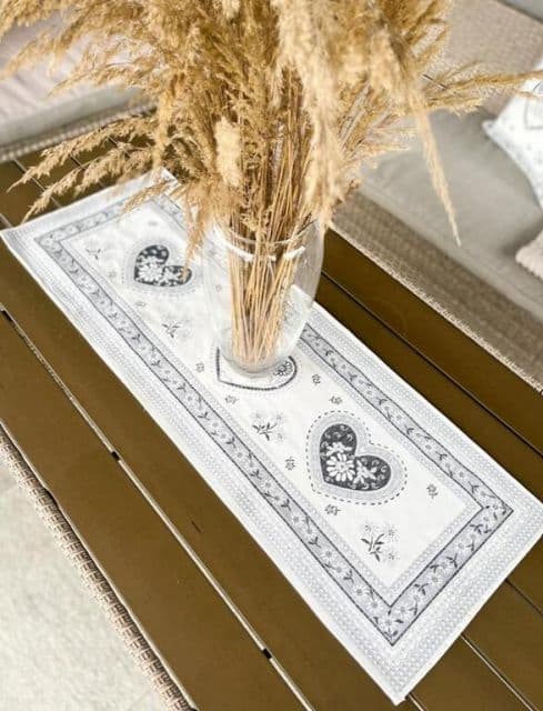 Kinekus Obrus gobelínový celoročný motív srdce 40x100cm, sivý KLC