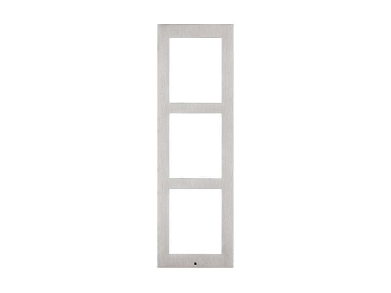 9155023 - IP Verso rám na povrch, 3 moduly