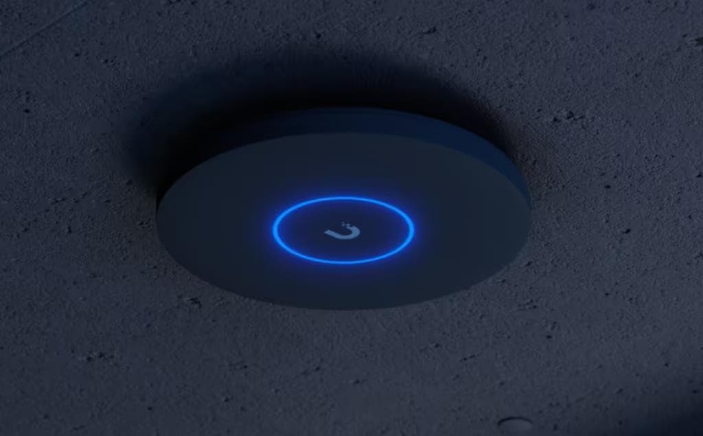 UBNT UniFi U7-Pro-XG, bez PoE adaptéra, čierna