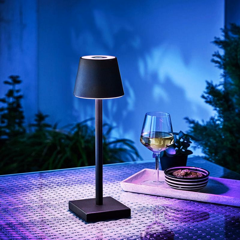 LED stmievateľná stolová lampa so zmenou farby