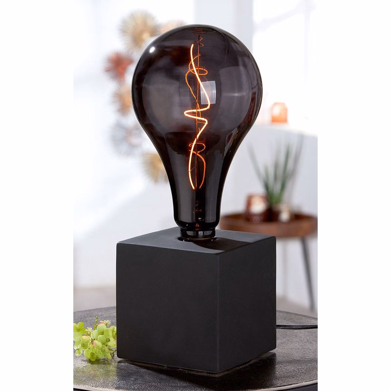 Čierna stolová lampa so žiarovkou