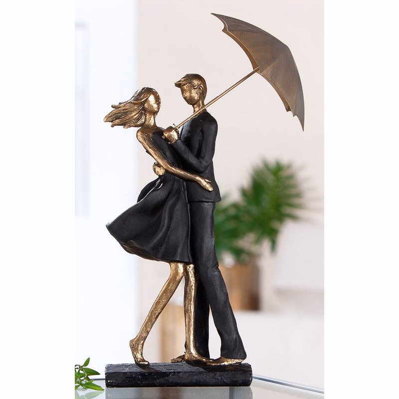 Socha páru s dáždnikom "Rain"