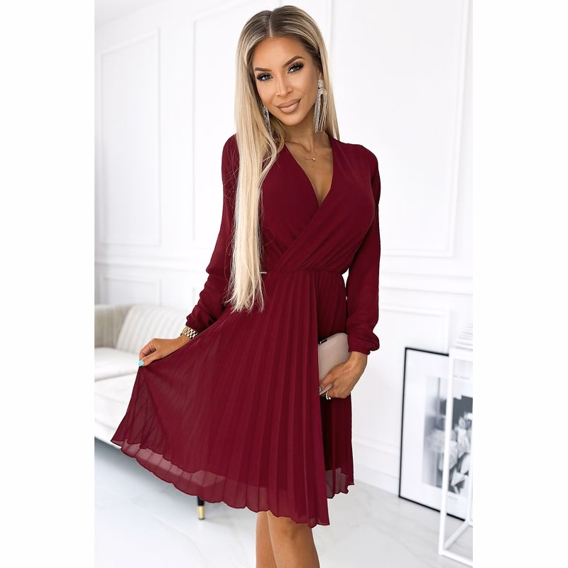 Numoco Bordové krátke šaty so skladanou sukňou Veľkosť: XS