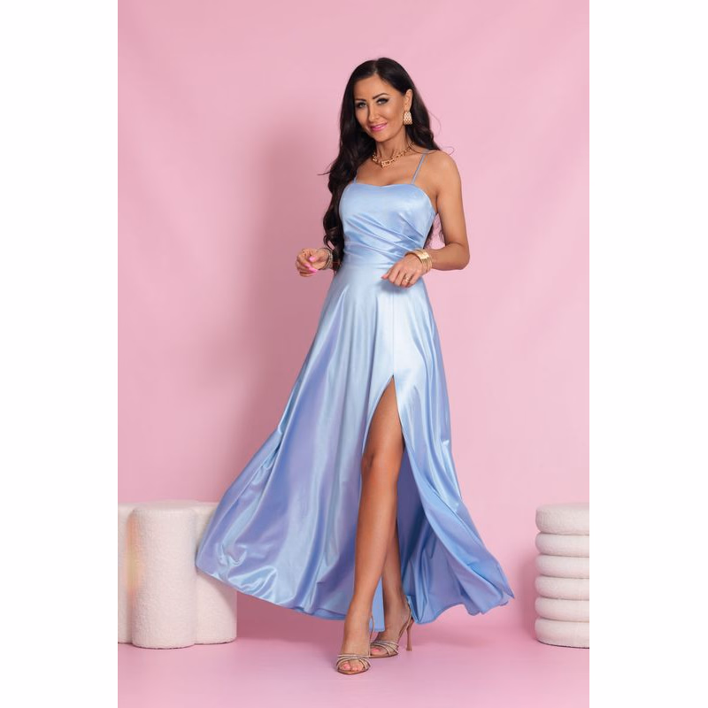 Elizabeth Collection Svetlomodré lesklé šaty na ramienka Veľkosť: S