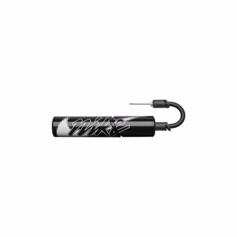 Pumpa NIKE ESSENTIAL BALL PUMP BLACK BLACK WHITE